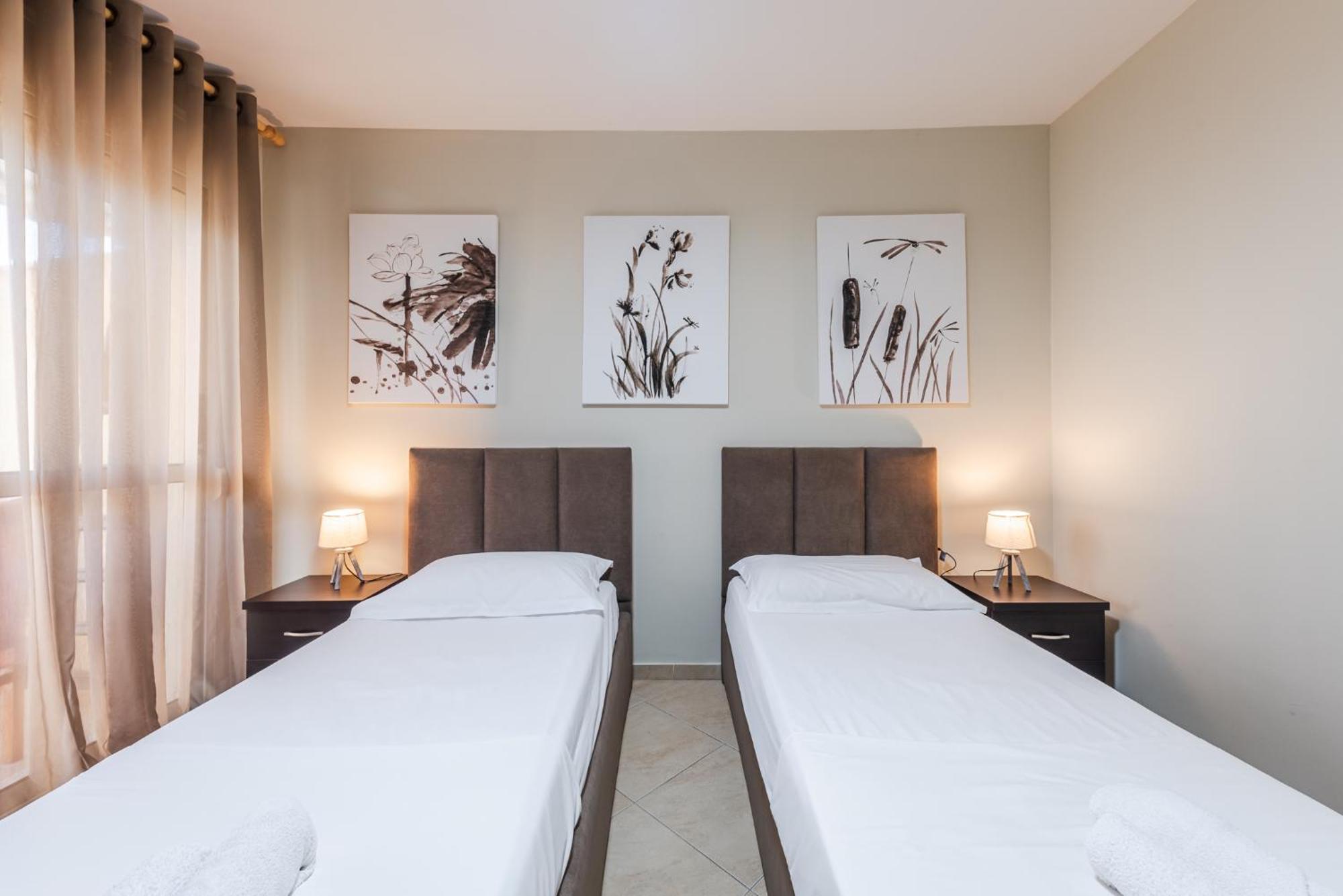 City Center Apartments By Kondo Stays Vlorë Exterior foto